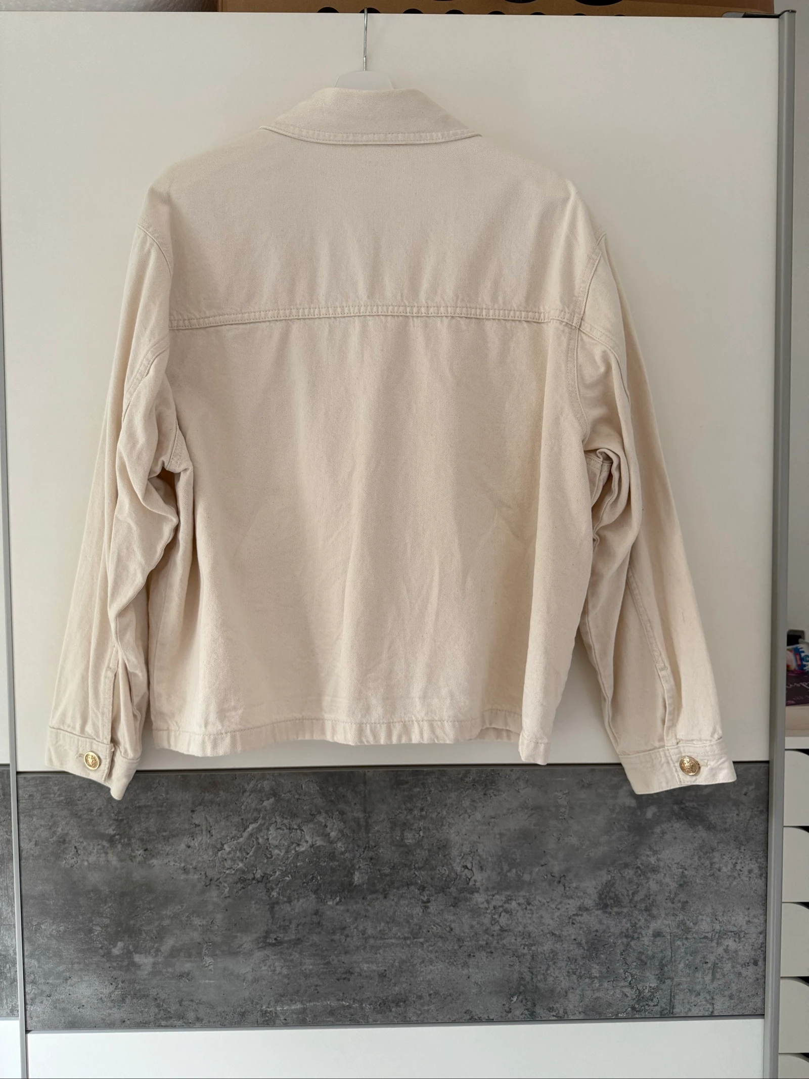 Chaqueta vaquera crema con botones dorados - Kiabi - XL – photo 8